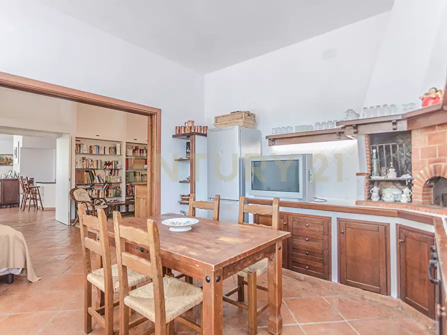 Immagine 43 di Villa in vendita  in Via Spiaggia del Lago 17b a Castel Gandolfo