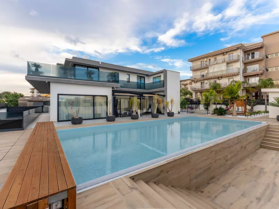 Immagine 27 di Villa in vendita  in Via Sant' Andrea 8 a Catania