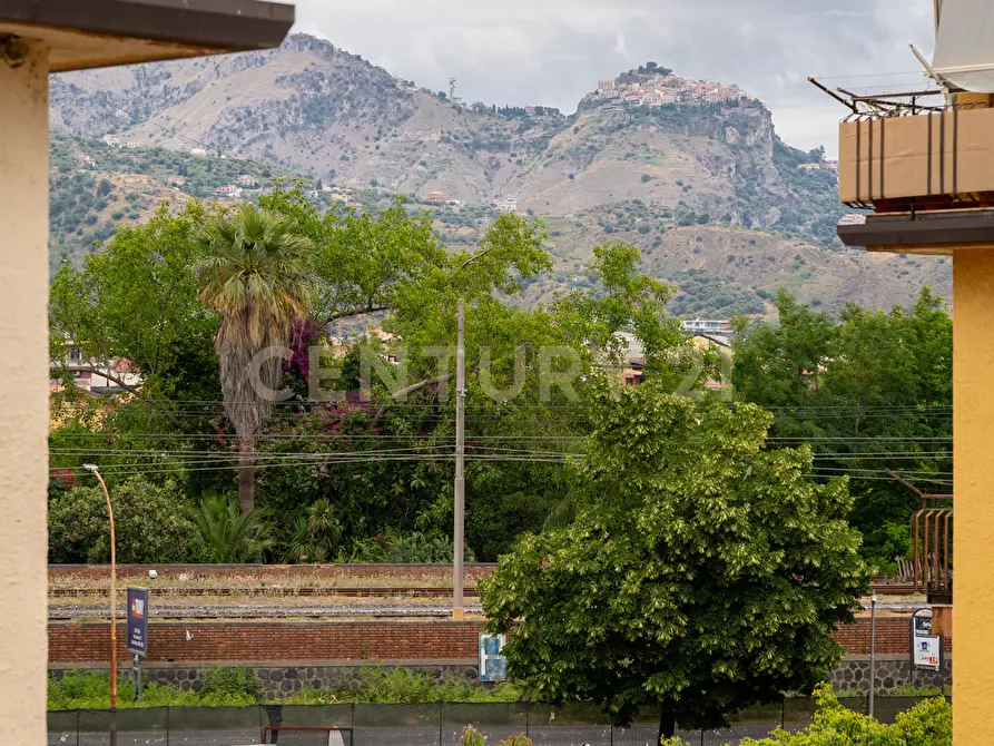 Immagine 16 di Appartamento in vendita  in Via Porticato 2 a Giardini-Naxos