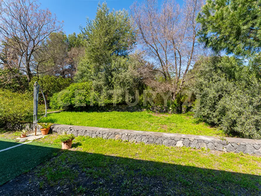 Immagine 9 di Villa in vendita  in Via Alcaloro Petrone 47 a Viagrande