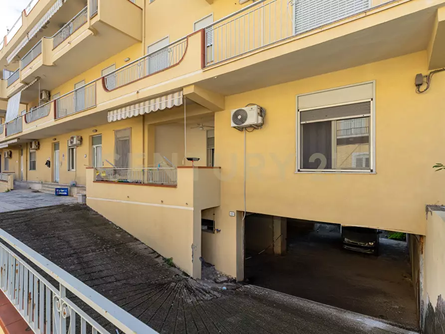 Immagine 4 di Trilocale in vendita  in Via Consolare Valeria 9797 a Sant'alessio Siculo