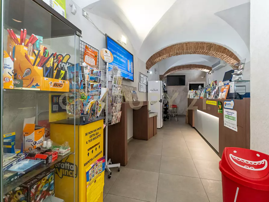 Immagine 11 di Tabaccheria in vendita  in Via Antonino di Sangiuliano 239 a Catania