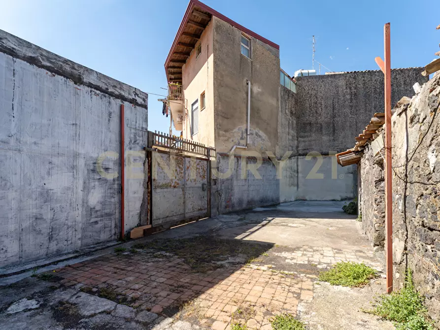 Immagine 13 di Casa indipendente in vendita  in Via San Martino 10 a Camporotondo Etneo