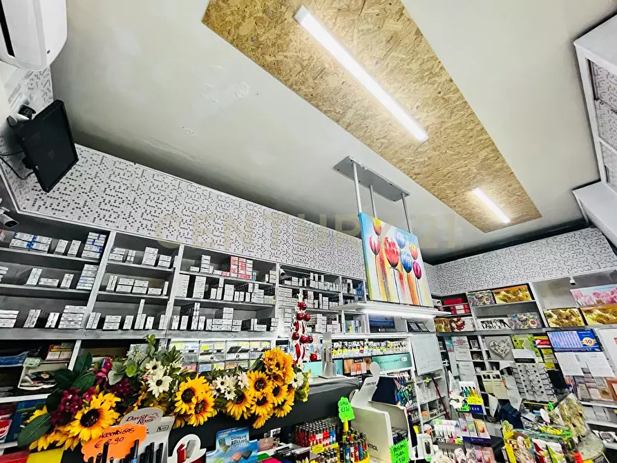 Immagine 7 di Tabaccheria in vendita  in via liri 7/9 a Grosseto