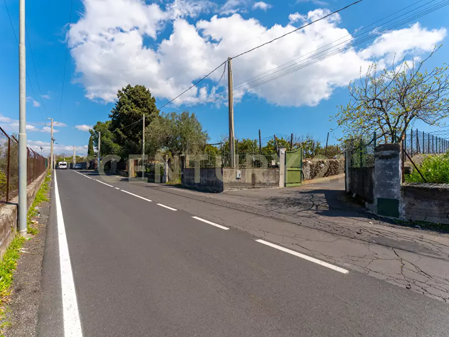 Immagine 2 di Villa in vendita  in Via Ramondetta 47 a Aci Sant'antonio