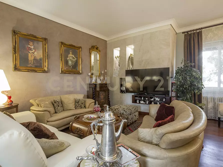 Immagine 14 di Pentalocale in vendita  in Viale Lorenzo Bolano 45 a Catania