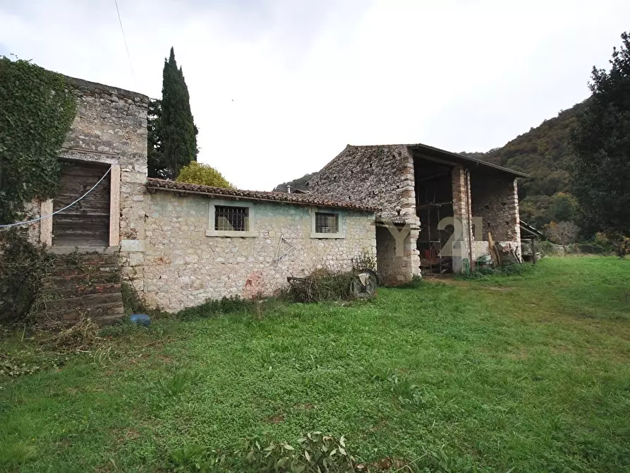 Immagine 3 di Rustico / casale in vendita  in Via Squaranto 6 a Verona