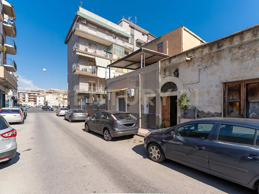 Immagine 3 di Casa indipendente in vendita  in Via Galileo Ferraris 9 a Catania