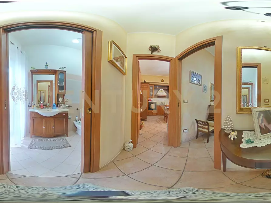 Immagine 41 di Bilocale in vendita  in Via Giovanni Gentile 9 a Catania