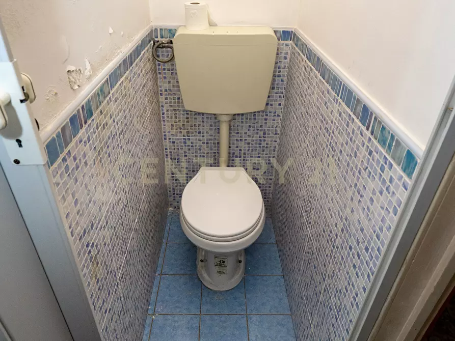 Immagine 9 di Attività artigianale in vendita  in Via Pietro Calanna 7 a Bronte