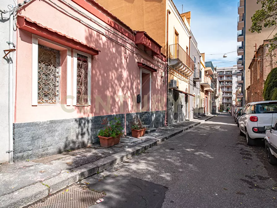 Immagine 1 di Casa indipendente in vendita  in Via Neri 61 a Catania
