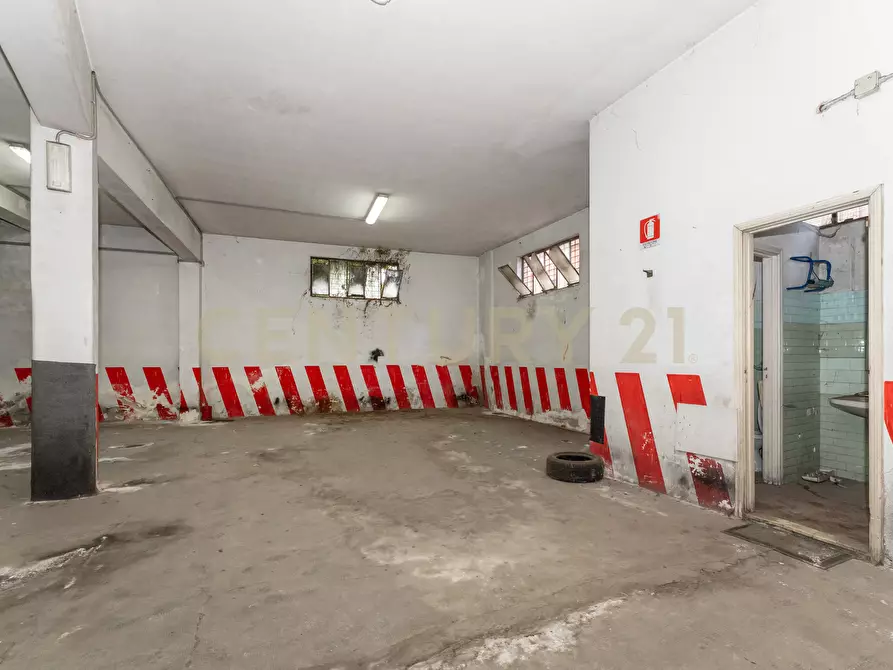 Immagine 33 di Garage in vendita  in Via Enna 13 a Catania