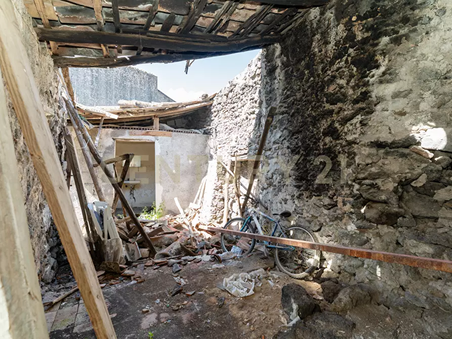 Immagine 21 di Casa indipendente in vendita  in Via San Martino 10 a Camporotondo Etneo