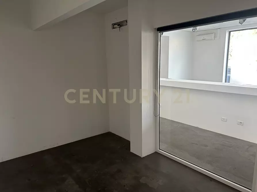 Immagine 5 di Locale commerciale in affitto  in Viale del Lavoro snc a San Martino Buon Albergo