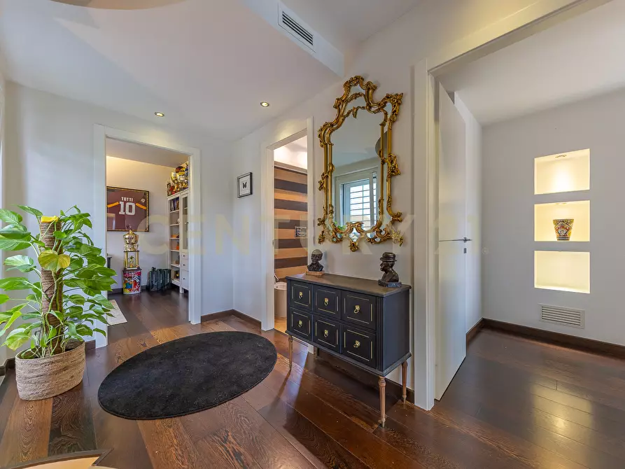 Immagine 60 di Villa in affitto  in Via Bedollo 117 a Roma