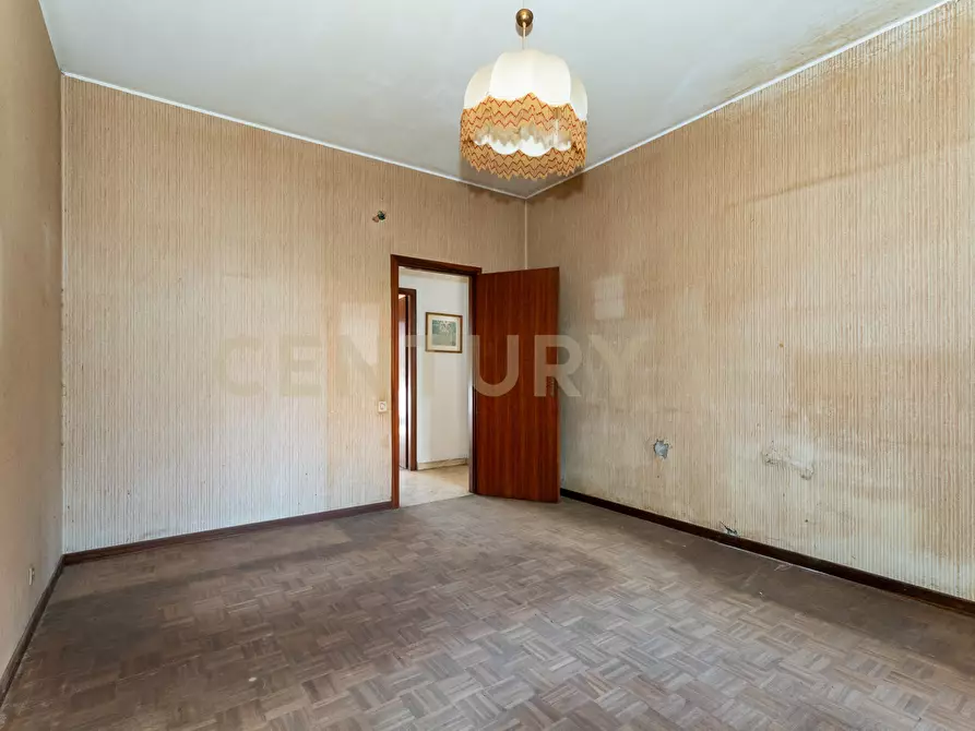 Immagine 41 di Pentalocale in vendita  in Via Fiume 12 a Catania