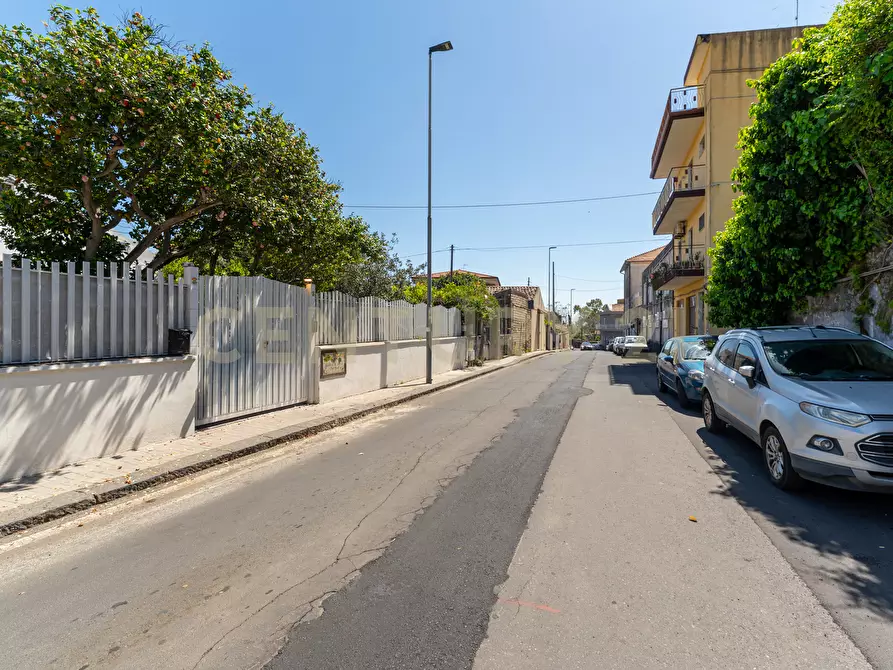 Immagine 12 di Bar / Ristorante in vendita  in Via Piave 3 a San Giovanni La Punta