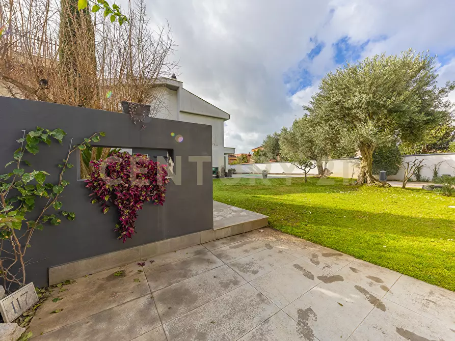 Immagine 11 di Villa in affitto  in Via Bedollo 117 a Roma