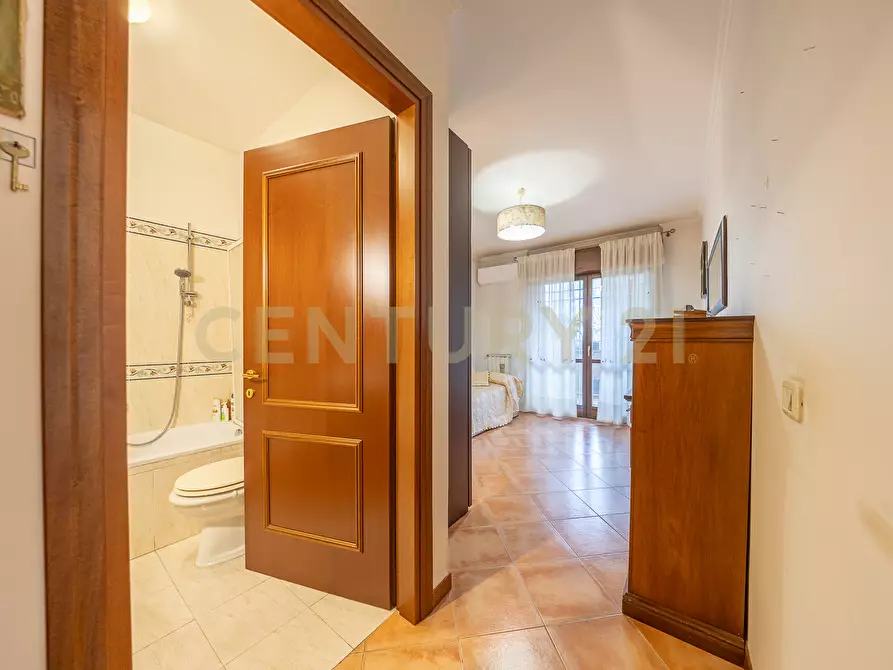 Immagine 13 di Bilocale in vendita  in Via Paolo Stoppa 38 a Roma