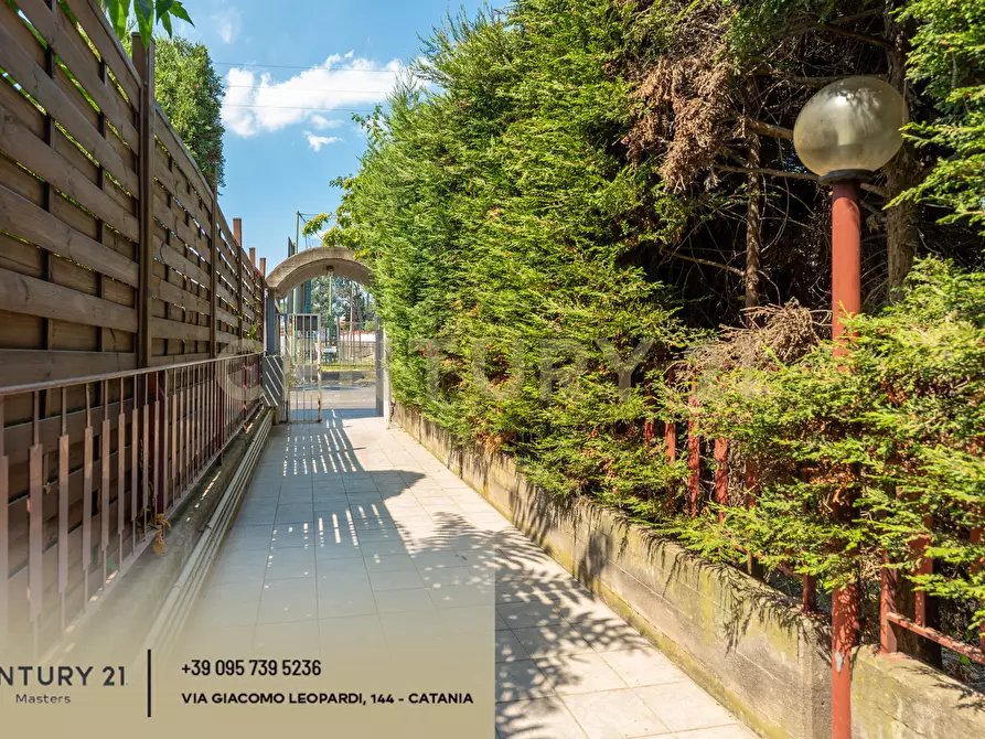 Immagine 18 di Quadrilocale in vendita  in Via Gesualdo Bufalino 1 a Aci Catena