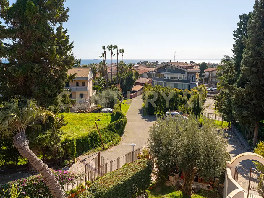 Immagine 44 di Appartamento in vendita  in Via Stazione 12 a Aci Castello