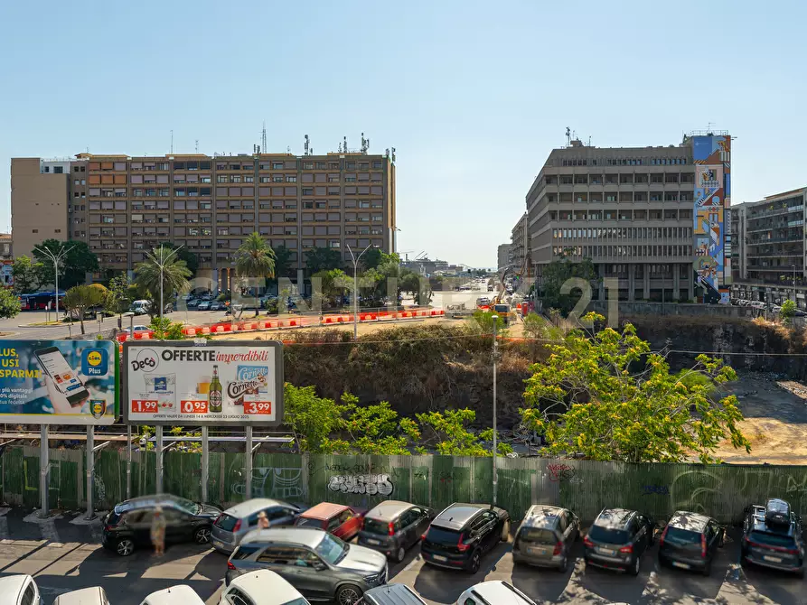 Immagine 21 di Pentalocale in vendita  in Corso Sicilia 64 a Catania