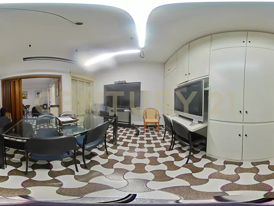 Immagine 43 di Pentalocale in vendita  in Via Grazia Deledda 2 a Catania