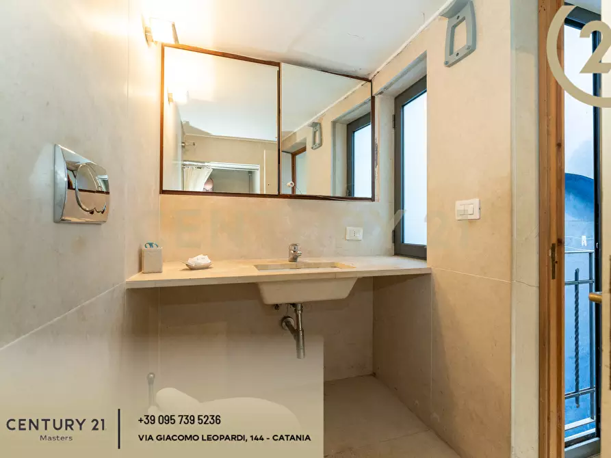 Immagine 26 di Casa indipendente in vendita  in Via Zaccà Rosolia 11 a Catania