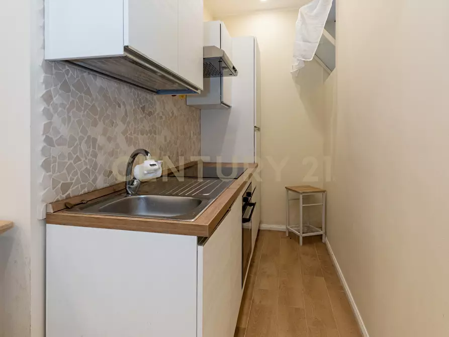 Immagine 20 di Pentalocale in vendita  in Via Alfieri 7 a Catania