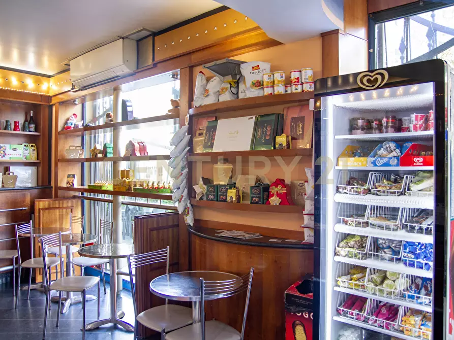 Immagine 17 di Bar / Ristorante in vendita  in Viale Bruno Buozzi 27 a Roma