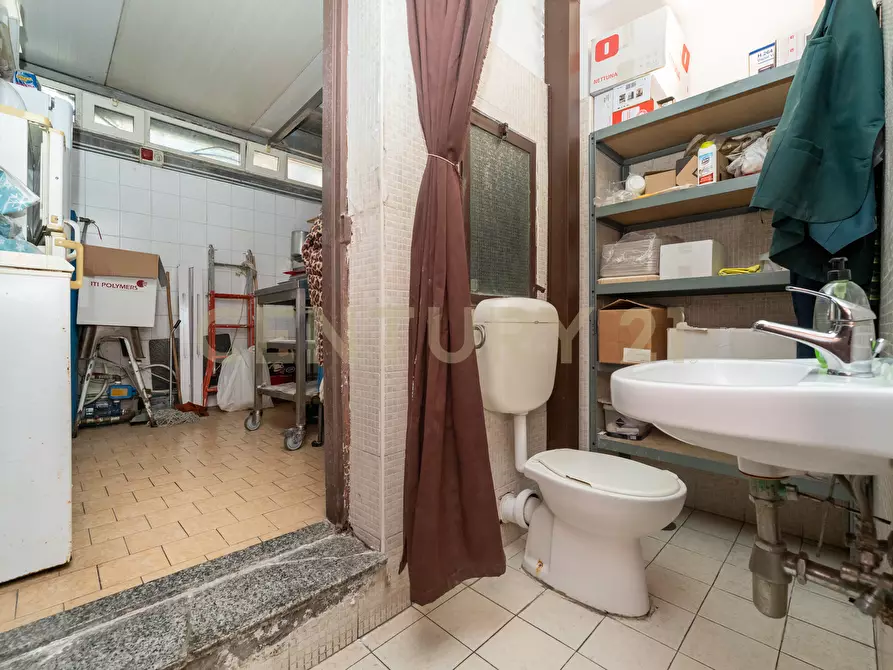 Immagine 22 di Bar / Ristorante in vendita  in Via Milo 10 a Catania