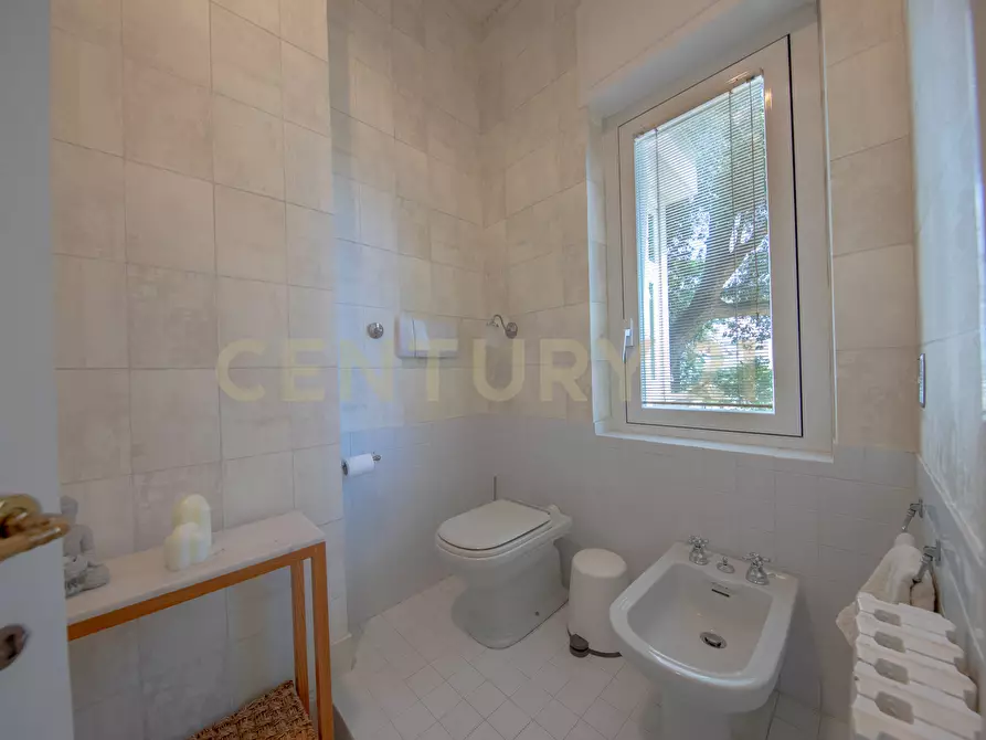 Immagine 42 di Pentalocale in vendita  in Viale Cortina d'Ampezzo 135 a Roma