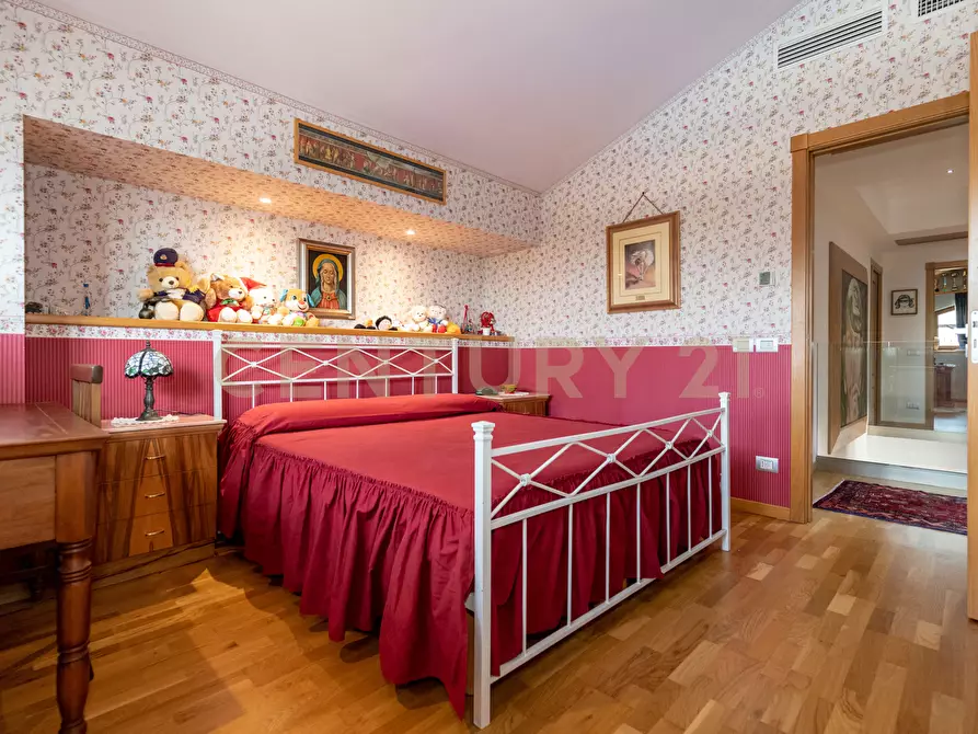 Immagine 52 di Villa in vendita  in Via Brinzio 20 a Aci Catena