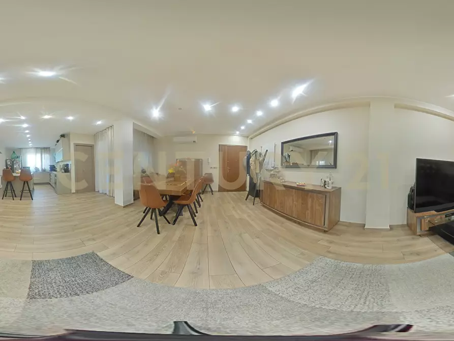 Immagine 69 di Pentalocale in vendita  in Via Lo Jacono Francesco 53 a Sant'agata Li Battiati