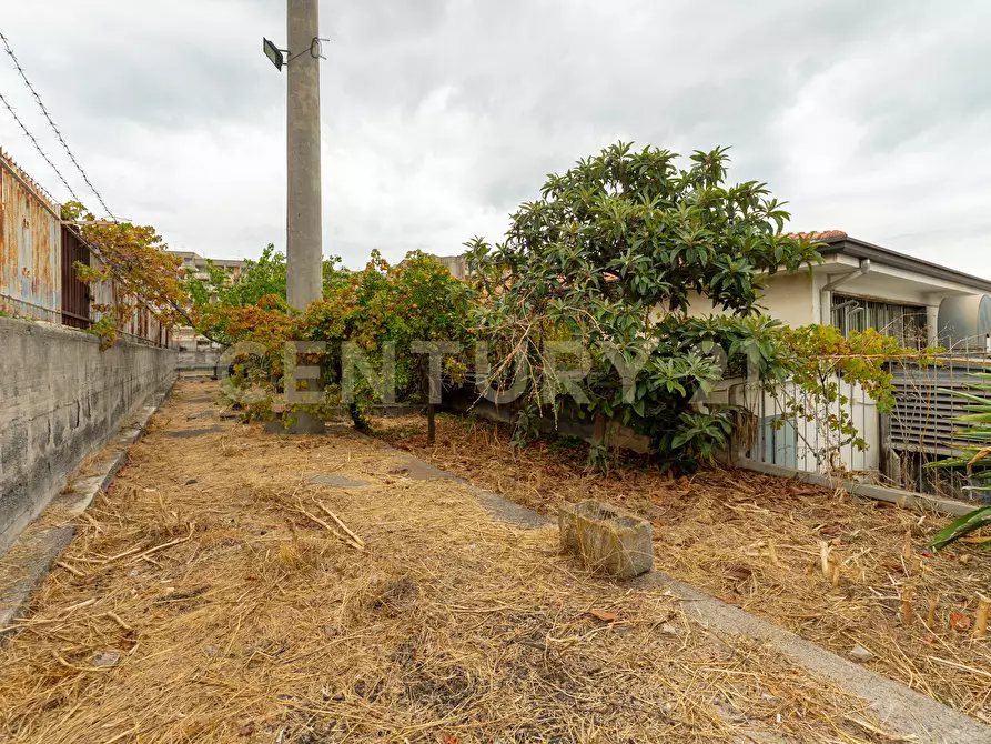 Immagine 22 di Locale commerciale in vendita  in Via Galermo 185 a Catania