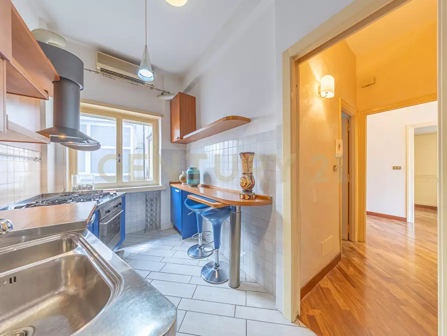 Immagine 13 di Trilocale in vendita  in Via Bevagna 56 a Roma