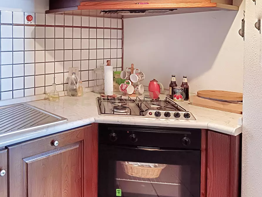 Immagine 7 di Bilocale in vendita  in Via della Penna 16 a Castel Del Piano