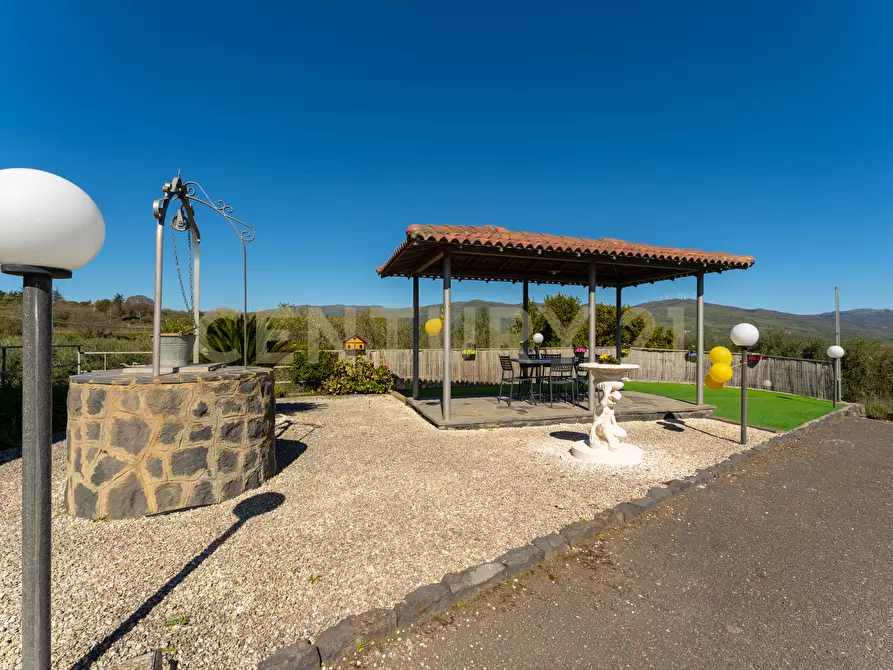 Immagine 39 di Villa in vendita  in Strada Comunale Calderara 5 a Randazzo