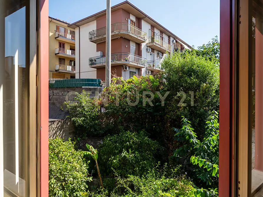 Immagine 23 di Quadrilocale in vendita  in Via Trieste 5 a Aci Castello