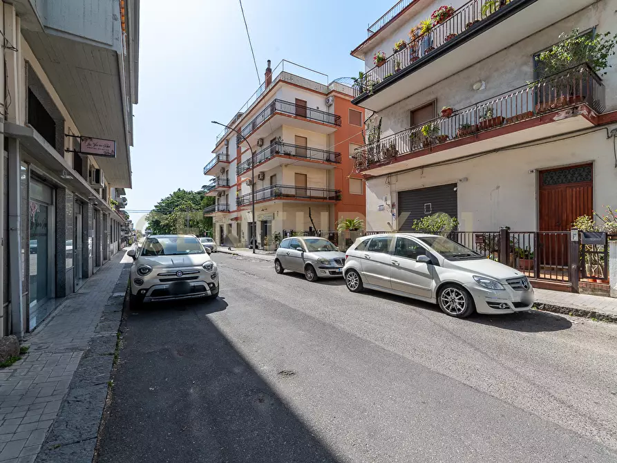 Immagine 2 di Locale commerciale in vendita  in Via Mario Rapisardi 20 a Fiumefreddo Di Sicilia