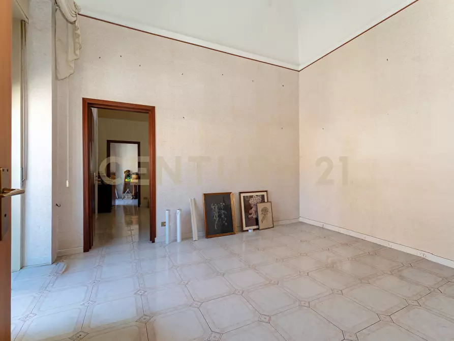 Immagine 21 di Pentalocale in vendita  in Via Giuseppe Garibaldi 179 a Catania