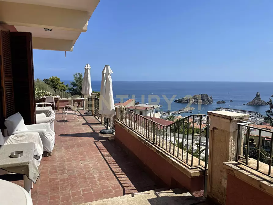 Immagine 1 di Villa in vendita  in manzella sn a Aci Castello