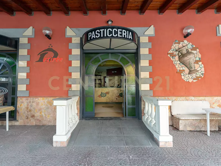 Immagine 11 di Bar / Ristorante in vendita  in Viale Papa Giovanni XXIII 46 a Camporotondo Etneo