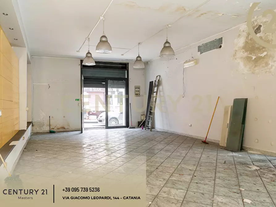Immagine 22 di Locale commerciale in vendita  in Via Duca Degli Abruzzi 231 a Catania