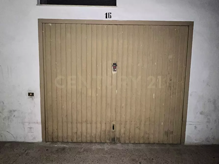 Immagine 5 di Garage in vendita  in Via Moncada 1 a Sant'agata Li Battiati
