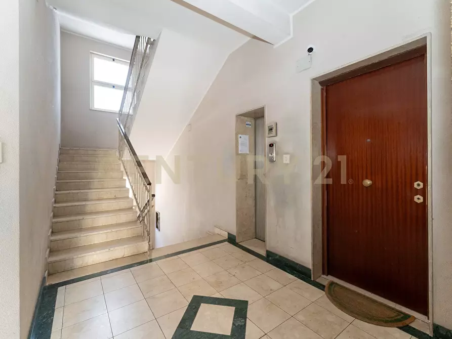 Immagine 19 di Bilocale in affitto  in Via delle Acacie 9 a Catania