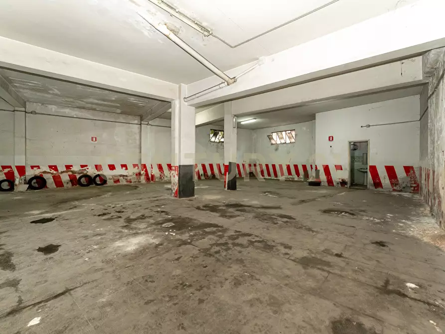 Immagine 20 di Garage in vendita  in Via Enna 13 a Catania