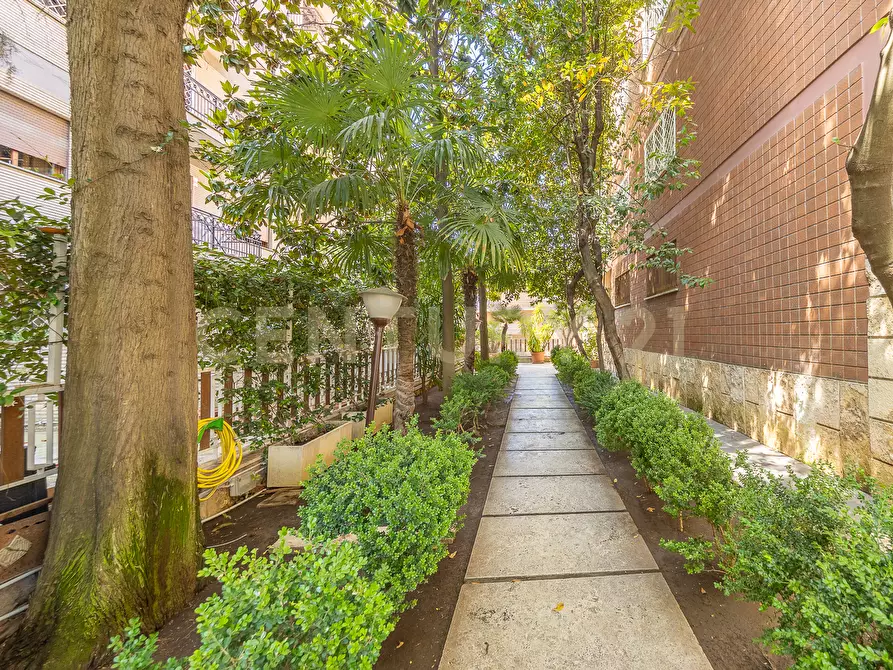 Immagine 53 di Trilocale in vendita  in Via Bevagna 56 a Roma