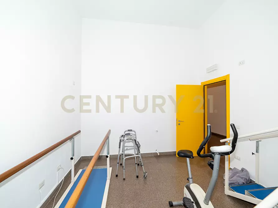 Immagine 22 di Locale commerciale in vendita  in Viale Polibio a Siracusa