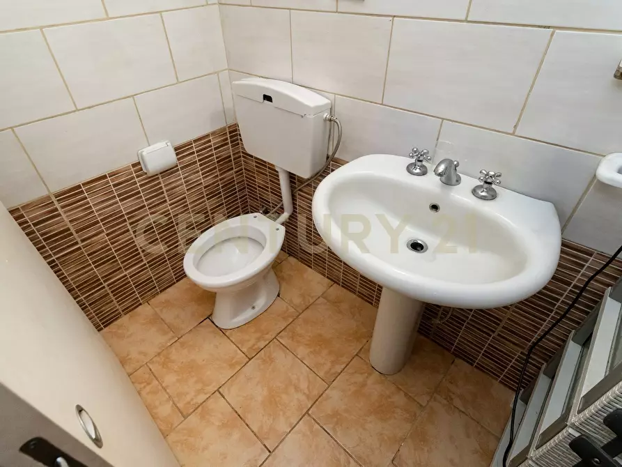 Immagine 16 di Monolocale in vendita  in Via delle Finanze 41 a Catania